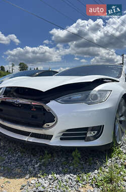 Лифтбек Tesla Model S 2013 в 