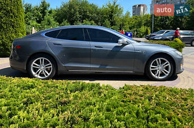Лифтбек Tesla Model S 2014 в 