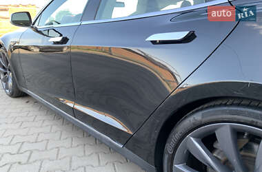 Лифтбек Tesla Model S 2013 в 