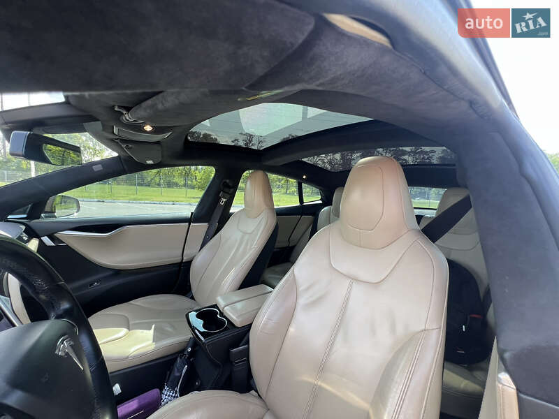 Ліфтбек Tesla Model S 2015 в Запоріжжі