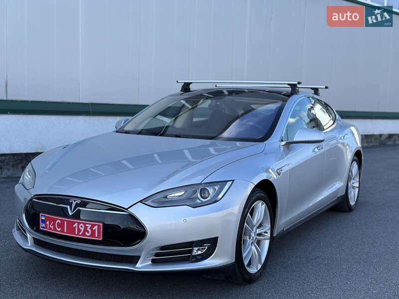 Tesla Model S 2014