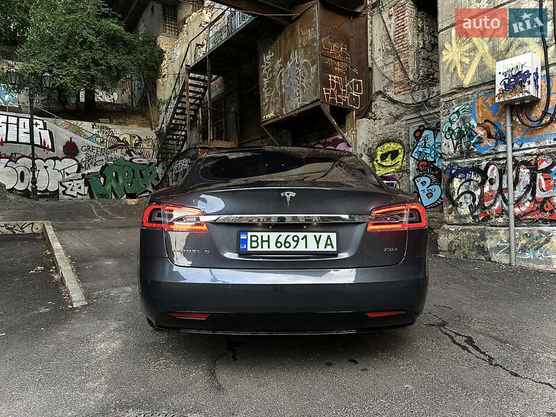 Лифтбек Tesla Model S 2017 в Одессе фото 13 Лифтбек Tesla Model S 2017 в Одессе