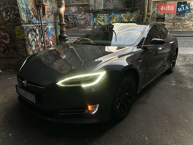 Лифтбек Tesla Model S 2017 в Одессе фото 20 Лифтбек Tesla Model S 2017 в Одессе