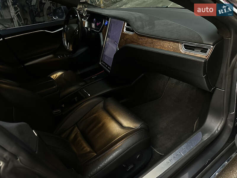 Лифтбек Tesla Model S 2017 в Одессе фото 25 Лифтбек Tesla Model S 2017 в Одессе