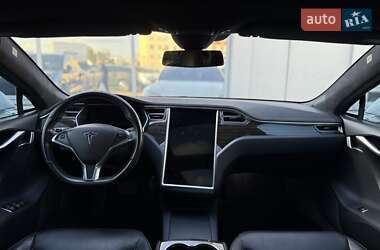 Лифтбек Tesla Model S 2016 в 
