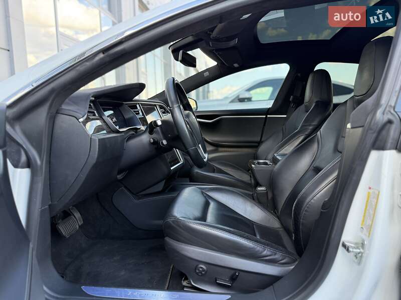 Ліфтбек Tesla Model S 2016 в Києві