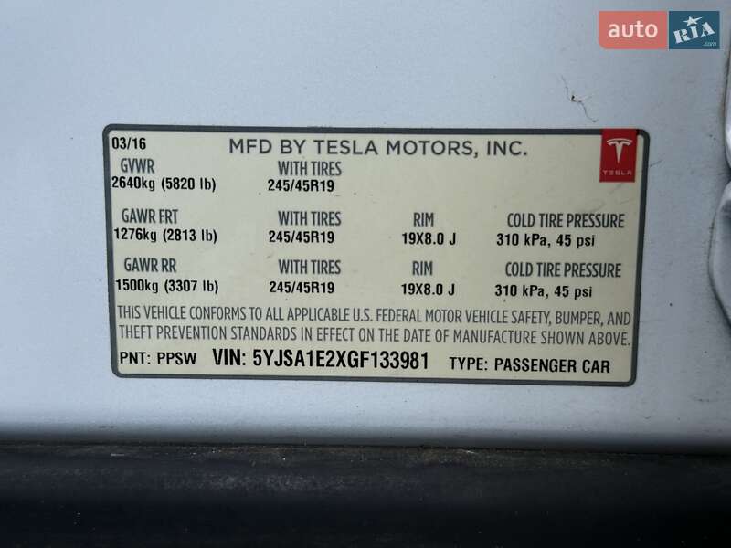 Ліфтбек Tesla Model S 2016 в Києві