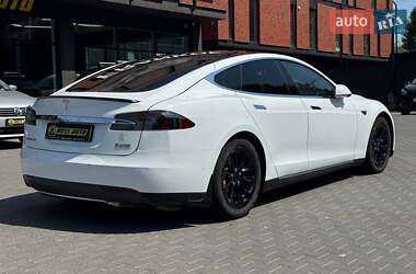 Лифтбек Tesla Model S 2015 в 