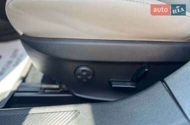 Лифтбек Tesla Model S 2015 в 