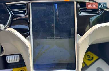 Лифтбек Tesla Model S 2015 в 