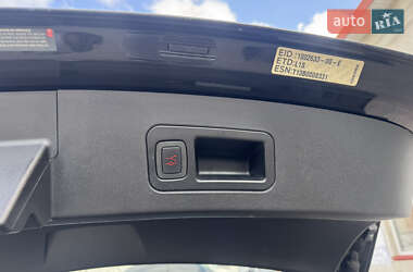 Лифтбек Tesla Model S 2014 в 