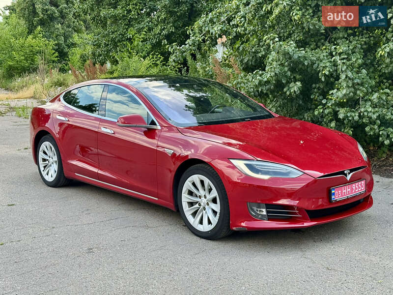 Ліфтбек Tesla Model S 2017 в Черкасах