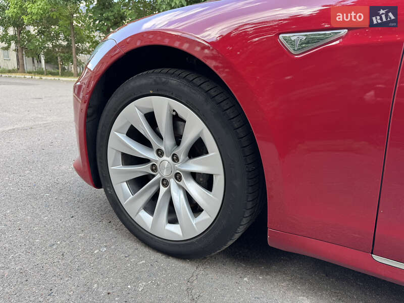 Ліфтбек Tesla Model S 2017 в Черкасах