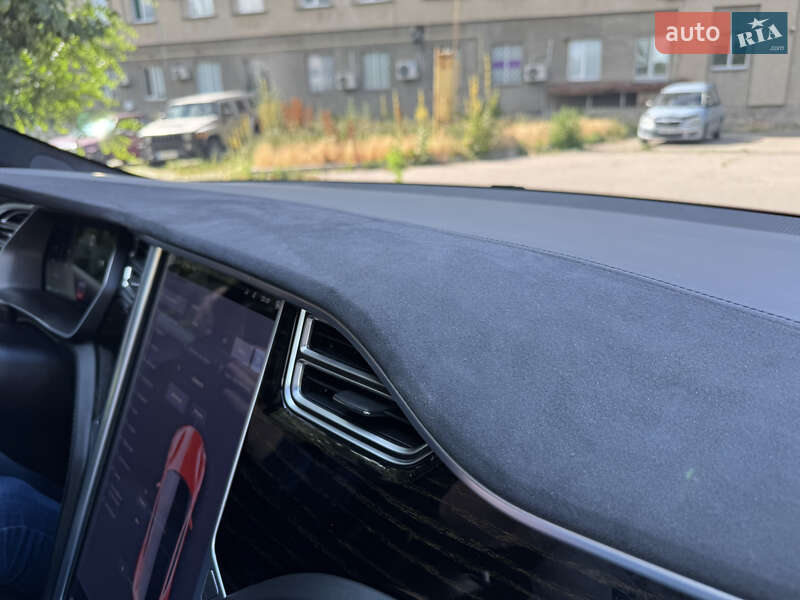 Ліфтбек Tesla Model S 2017 в Черкасах