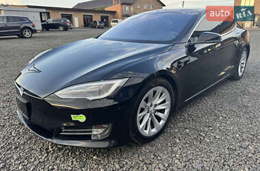 Ліфтбек Tesla Model S 2016 в 