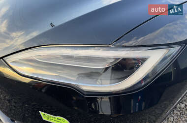 Ліфтбек Tesla Model S 2016 в 