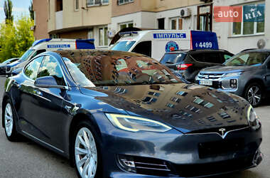 Ліфтбек Tesla Model S 2018 в 