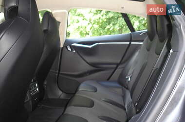 Лифтбек Tesla Model S 2017 в 