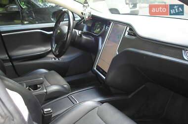 Лифтбек Tesla Model S 2017 в 