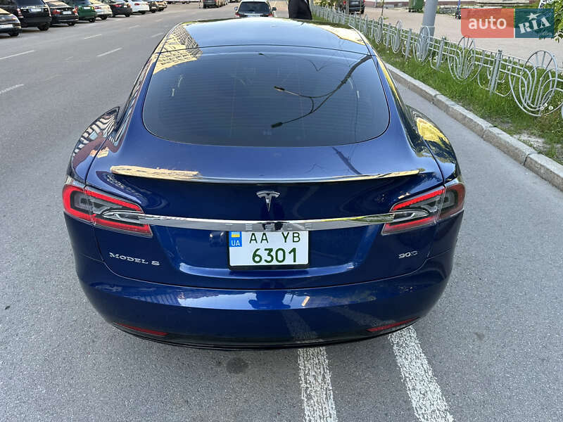 Лифтбек Tesla Model S 2017 в Киеве фото 4 Лифтбек Tesla Model S 2017 в Киеве