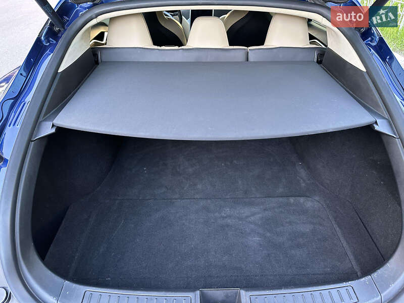 Лифтбек Tesla Model S 2017 в Киеве фото 13 Лифтбек Tesla Model S 2017 в Киеве
