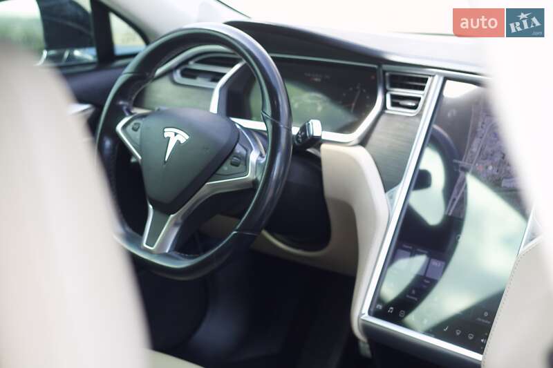 Хетчбек Tesla Model S 2014 в Одесі