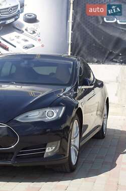 Хэтчбек Tesla Model S 2014 в 