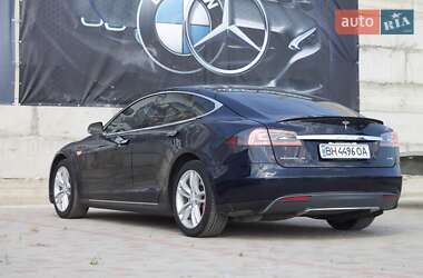 Хэтчбек Tesla Model S 2014 в 