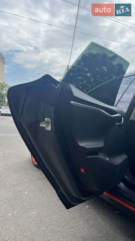 Ліфтбек Tesla Model S 2015 в Одесі
