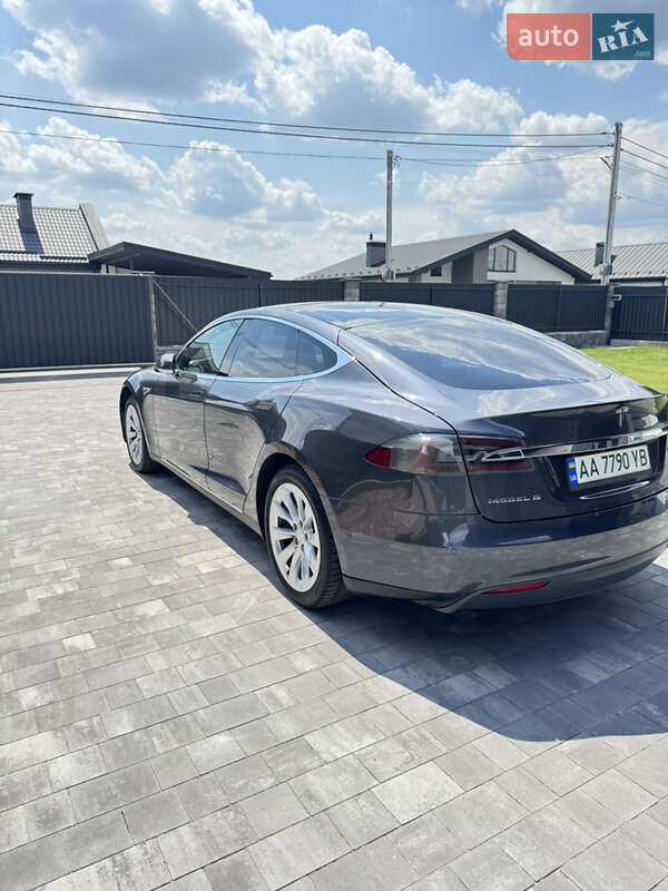 Лифтбек Tesla Model S 2015 в Киеве