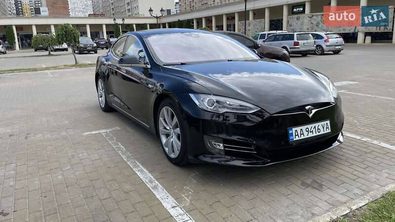 Лифтбек Tesla Model S 2015 в Хмельницком