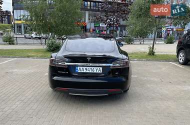 Лифтбек Tesla Model S 2015 в 