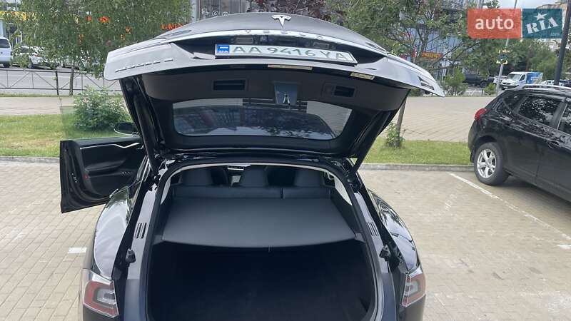 Лифтбек Tesla Model S 2015 в Хмельницком