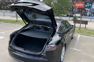 Лифтбек Tesla Model S 2015 в 