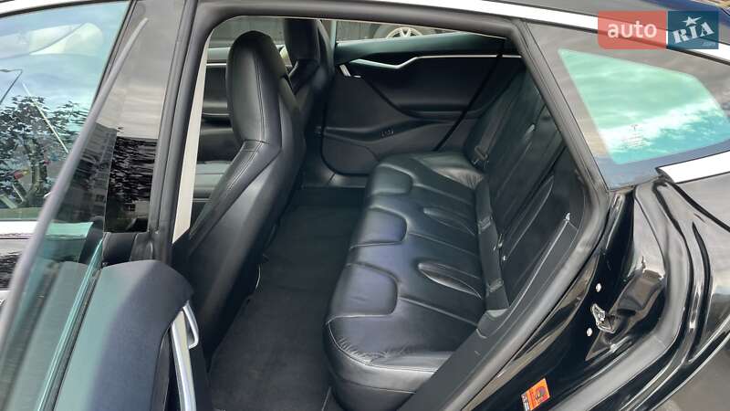 Лифтбек Tesla Model S 2015 в Хмельницком