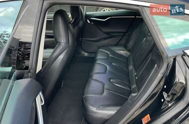 Лифтбек Tesla Model S 2015 в 