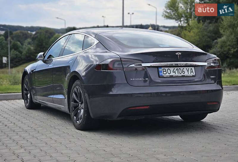 Лифтбек Tesla Model S 2018 в Киеве
