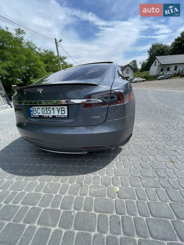 Лифтбек Tesla Model S 2014 в Львове
