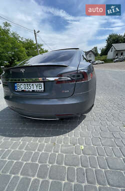 Лифтбек Tesla Model S 2014 в 
