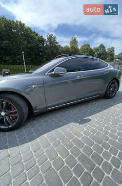Лифтбек Tesla Model S 2014 в 