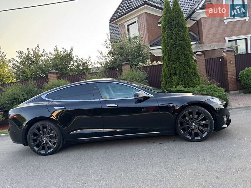 Tesla Model S 2018