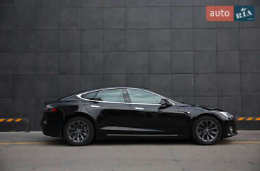 Лифтбек Tesla Model S 2017 в 