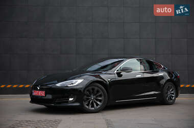 Лифтбек Tesla Model S 2017 в Житомире