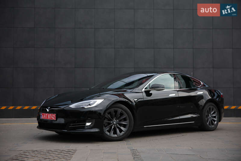 Лифтбек Tesla Model S 2017 в 