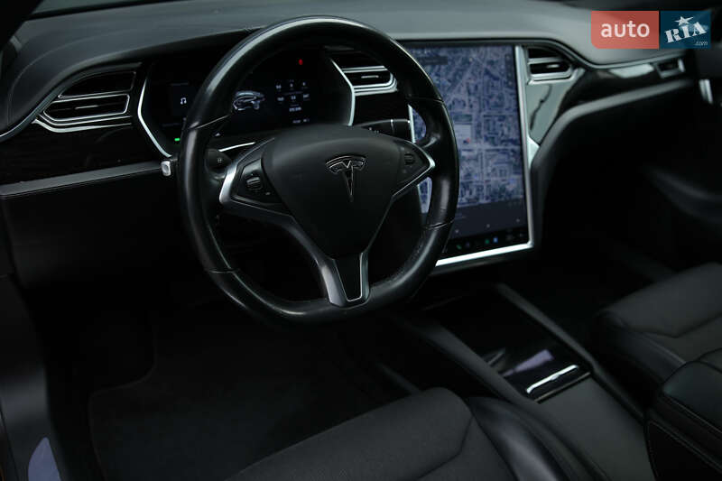 Ліфтбек Tesla Model S 2017 в Житомирі