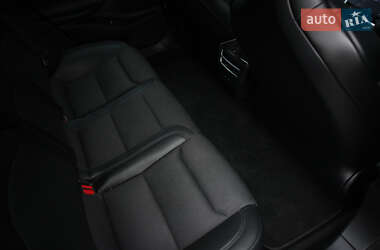 Лифтбек Tesla Model S 2017 в 