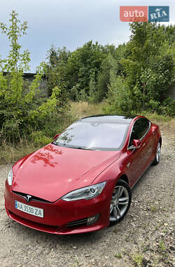 Лифтбек Tesla Model S 2015 в 