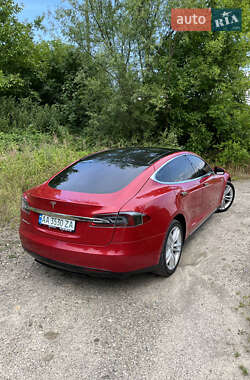 Лифтбек Tesla Model S 2015 в 