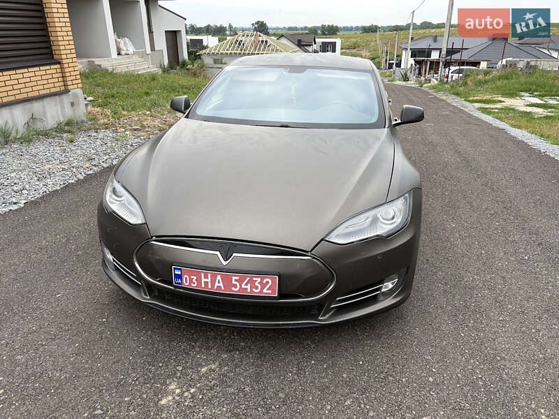 Ліфтбек Tesla Model S 2014 в Рівному