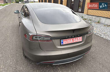 Лифтбек Tesla Model S 2014 в 